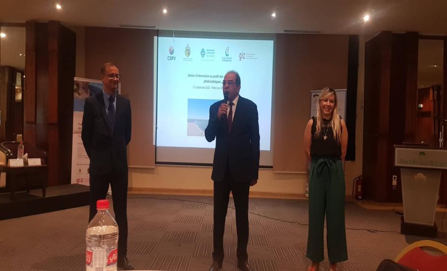 تنظيم سلسلة من الملتقيات التحسيسية والإعلامية لفائدة أصحاب المهنة والمتداخلين في القطاع في العديد من الجهات